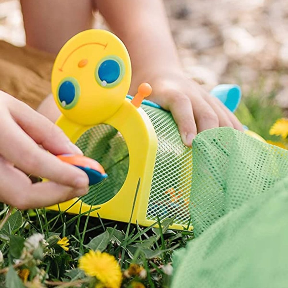 Melissa & Doug | Giddy Buggy Bug House Toy w/Carrying Handle & Easy-Access Door - Picture 3 of 3